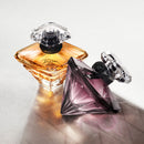 Perfume Feminino Eau de Parfum Fragrância Floral Oriental com Notas de Rosa Negra, Orquídea, Baunilha e Patchouli La Nuit Trésor Lancôme Frasco com 50ml